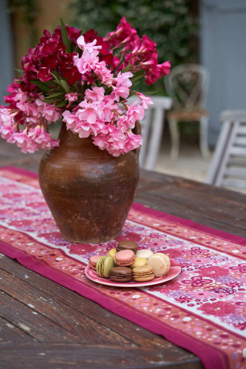 Grey-red Flower Jewel table runner