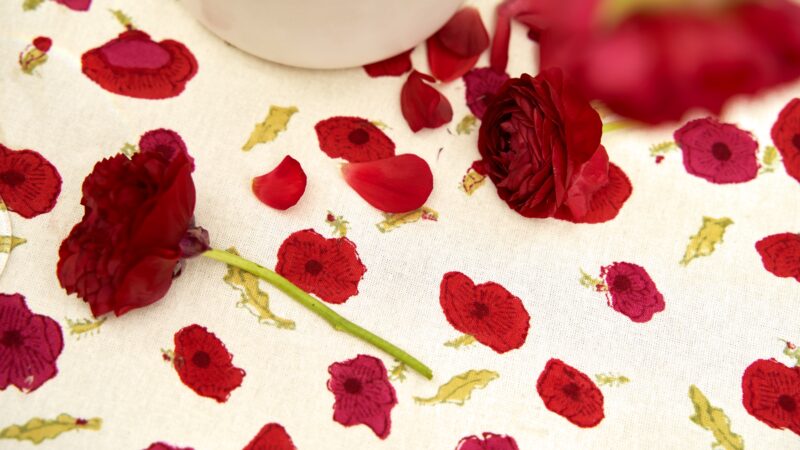 Burgundy green poppy table runner - Image 2