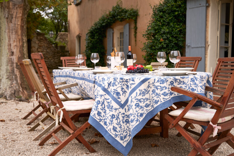 Grenadier white blue tablecloth - Image 2