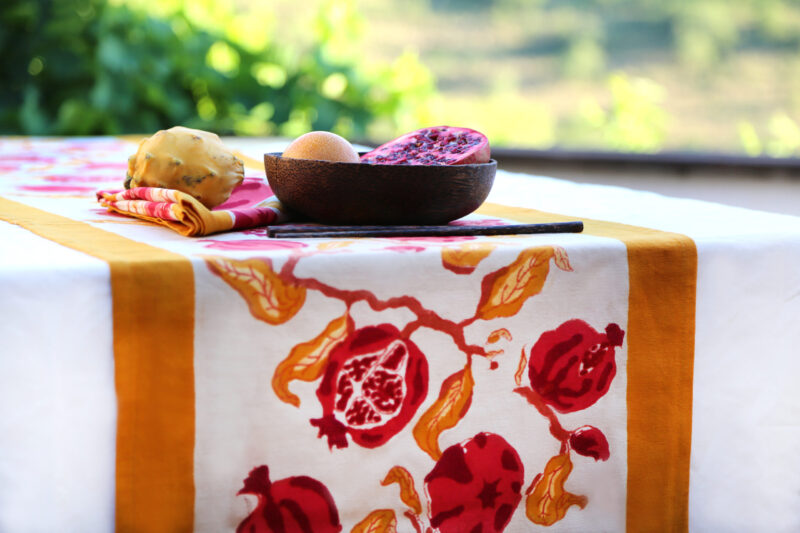 Chemin de table Grenade rouge jaune