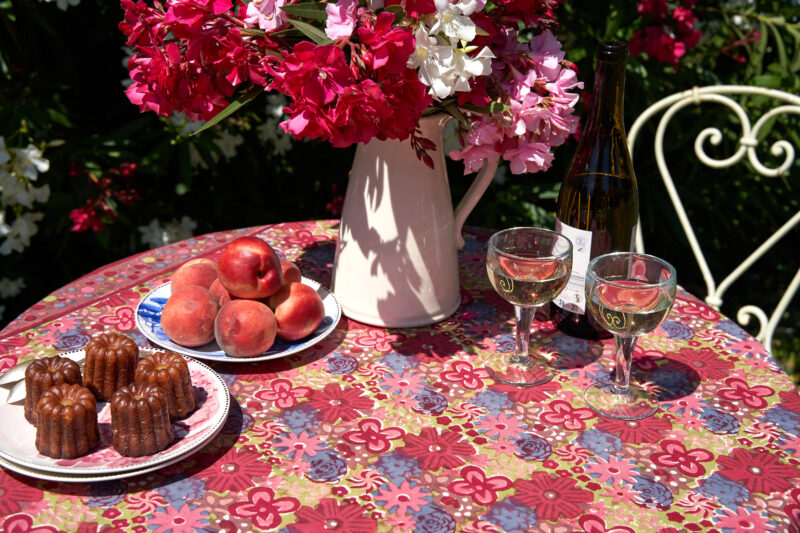 Green and red Flower Jewels table runner - Image 2