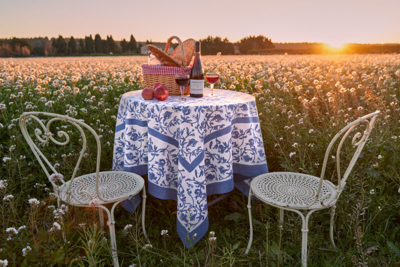 Grenadier white blue tablecloth - Image 4